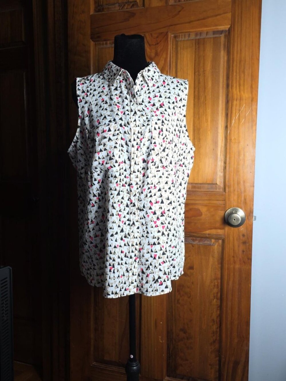 Sleeveless V-Neck Summer Top black tan pink white high-low hem large Apt. 9 - Picture 6 of 16